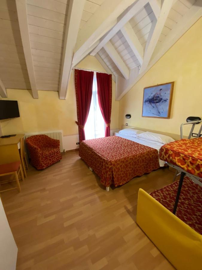 Hotel Montepizzo Lizzano In Belvedere Bagian luar foto
