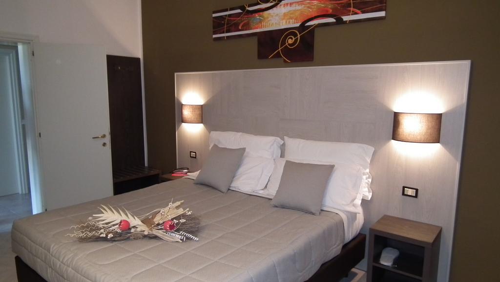 Hotel Montepizzo Lizzano In Belvedere Ruang foto